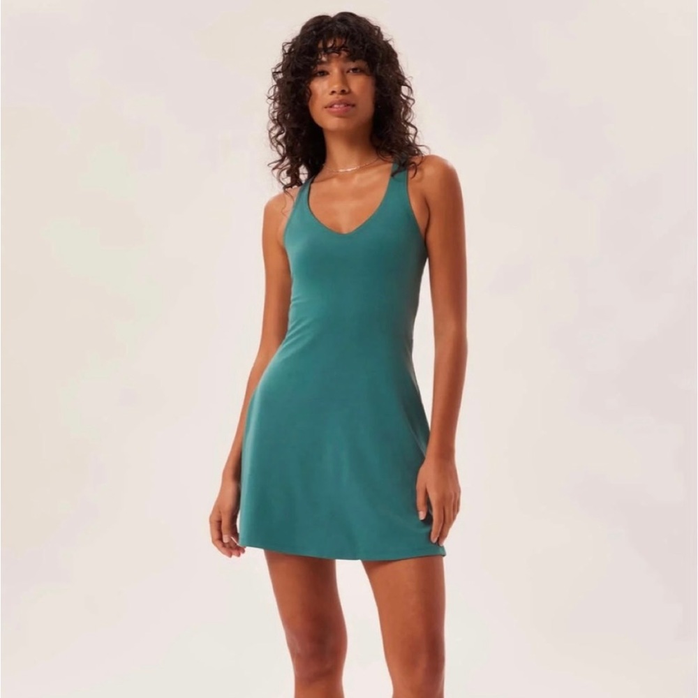 NWT Girlfriend Collective Lola V-Neck Athletic Dress in Everglade (Size Small)